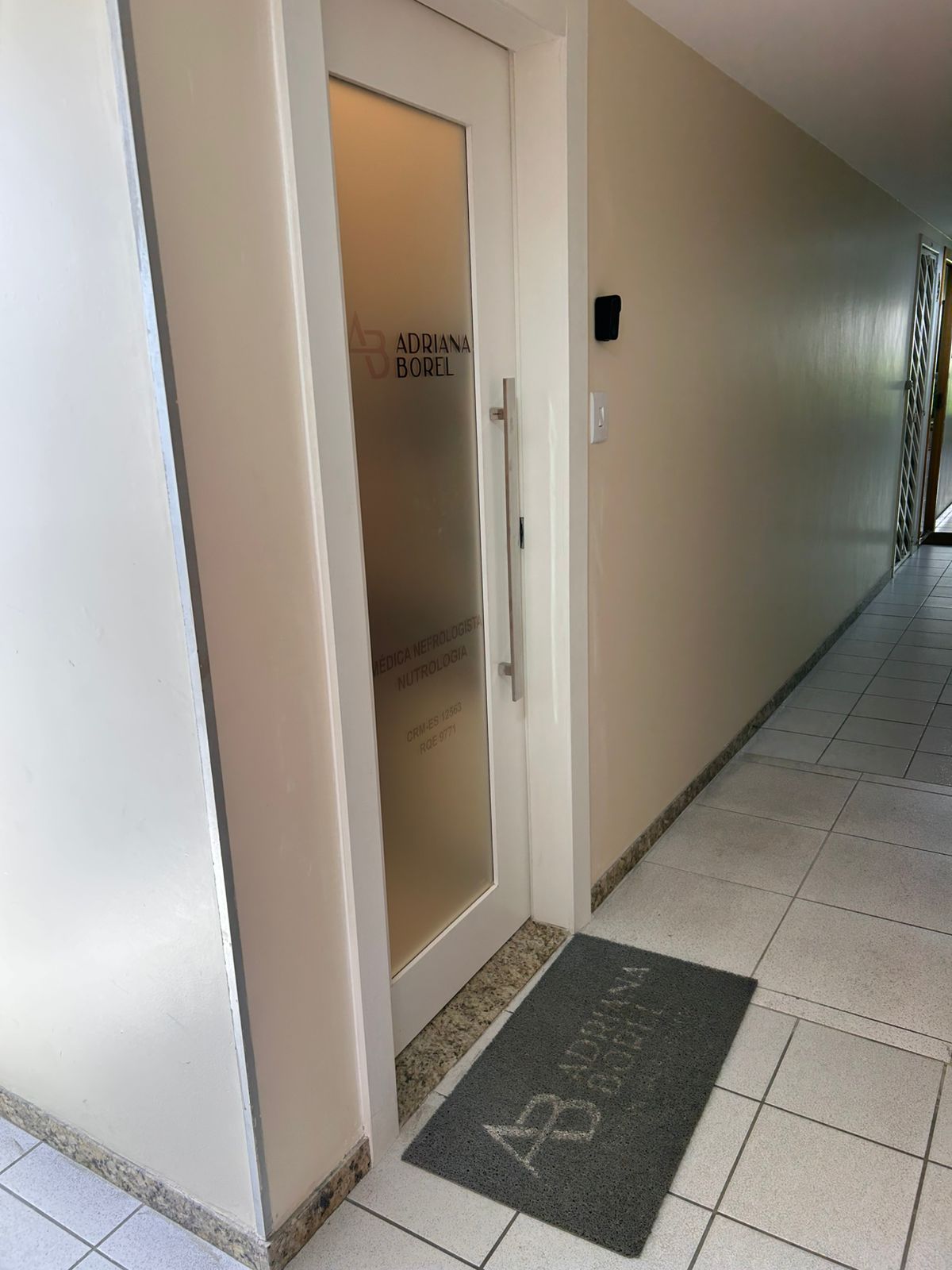 Consultório Dra. Adriana Borel — corredor